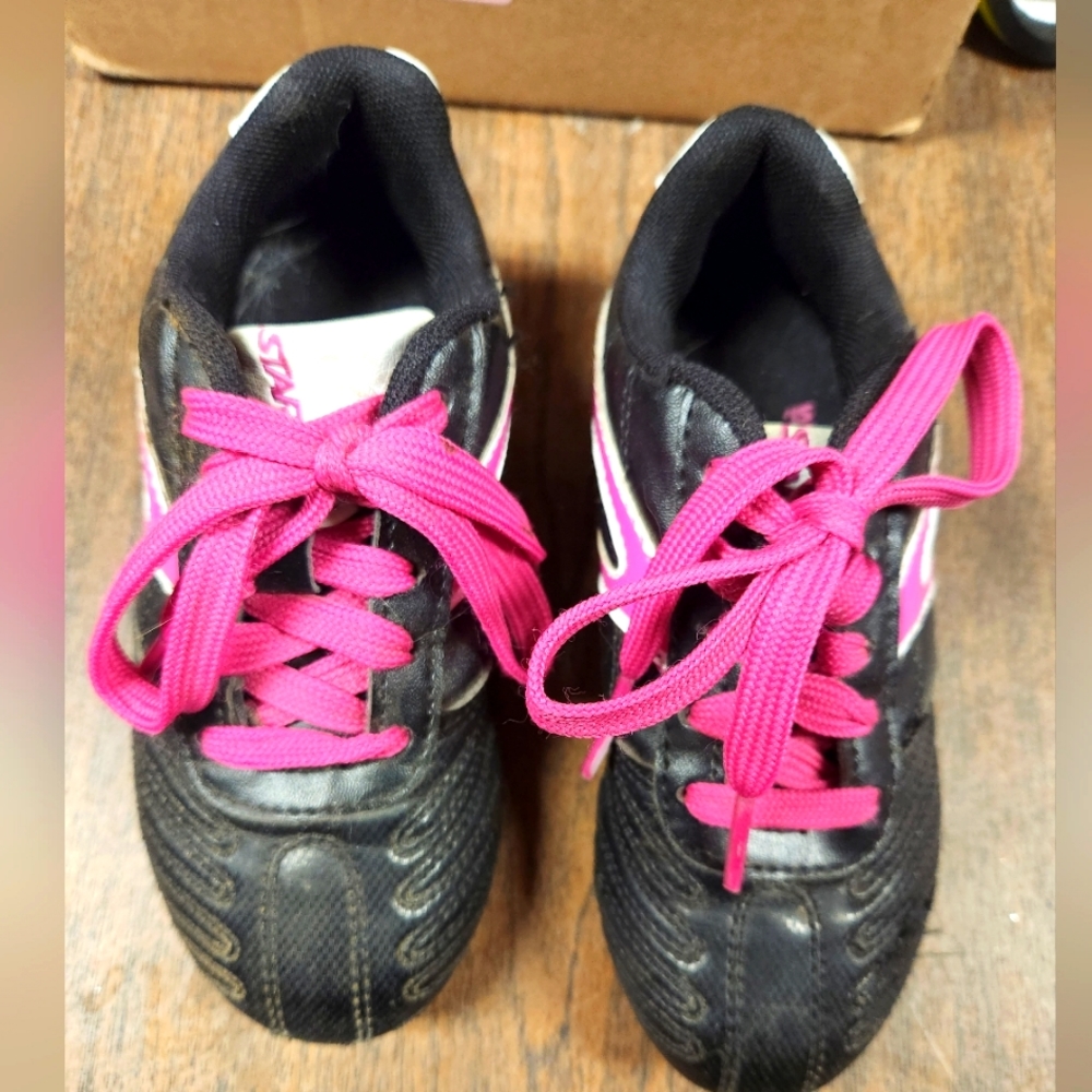 Starter Size 11 (toddler) Cleats & Vizari XS soccer shin guards